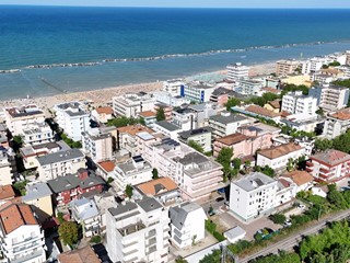 Appartamento in Vendita a Bellaria Igea Marina, 1'250'000&euro;, 750 m², con Box