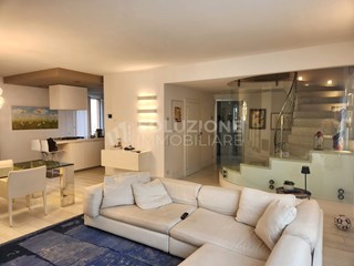 Appartamento in Vendita a Albino, 359'000&euro;, 220 m²
