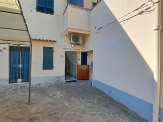 Bilocale in Vendita a Rosignano Marittimo, zona Rosignano Solvay, 79'000&euro;, 35 m²
