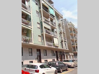 Trilocale in Vendita a Torino, 40'500&euro;, 77 m²