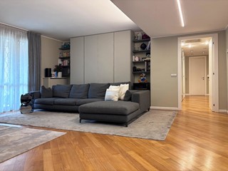 Quadrilocale in Vendita a Buccinasco, 745'000&euro;, 194 m², arredato, con Box
