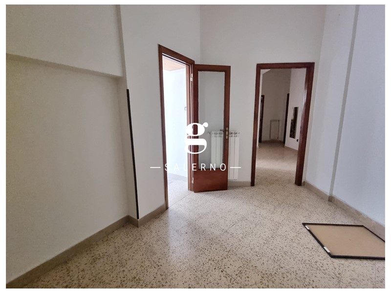 Trilocale in Affitto a Salerno, 1'250&euro;, 99 m²