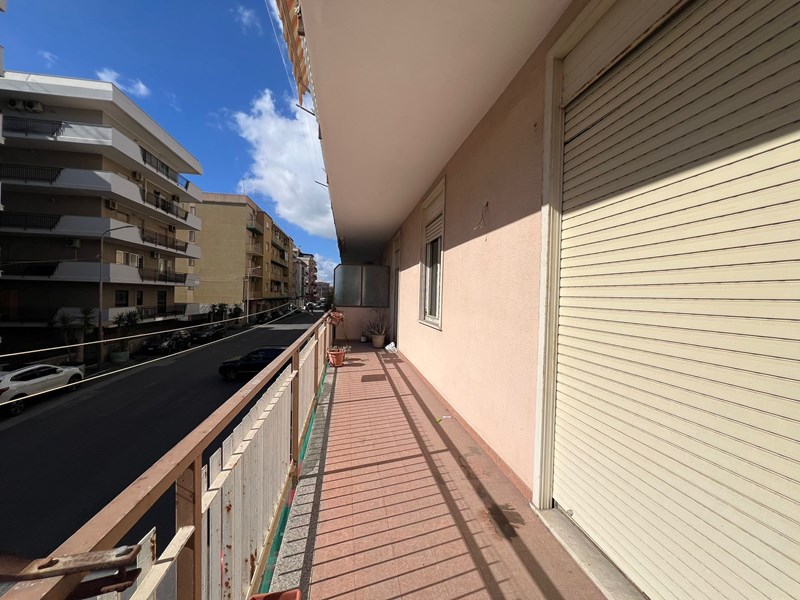 Appartamento in Vendita a Siracusa, zona FERRERO, 92'000&euro;, 137 m²
