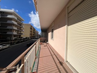 Appartamento in Vendita a Siracusa, zona FERRERO, 92'000&euro;, 137 m²