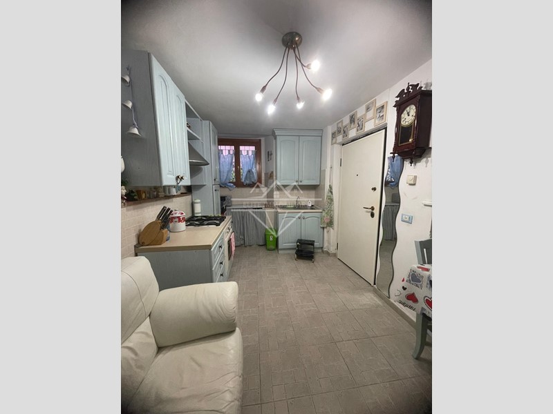 Bilocale in Vendita a Carrara, 90'000&euro;, 60 m², arredato