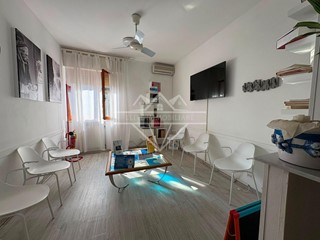 Appartamento in Vendita a Carrara, zona Marina di Carrara, 210'000&euro;, 107 m²