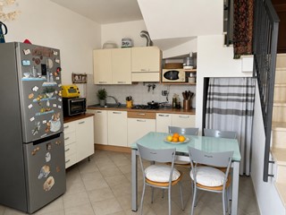 Trilocale in Vendita a Guardistallo, 180'000&euro;, 60 m², arredato, con Box