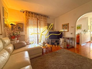 Appartamento in Vendita a Cecina, zona San Pietro In Palazzi, 290'000&euro;, 117 m², con Box