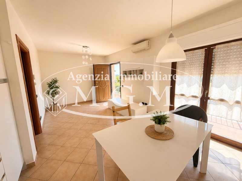 Trilocale in Vendita a Pontedera, zona La Borra, 159'000&euro;, 75 m², arredato, con Box
