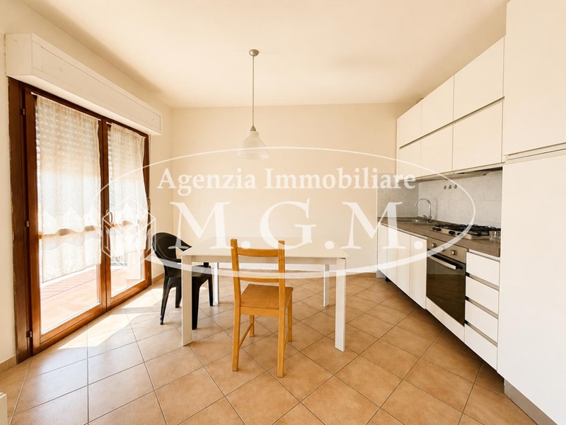 Trilocale in Vendita a Pontedera, zona La Borra, 159'000&euro;, 75 m², arredato, con Box