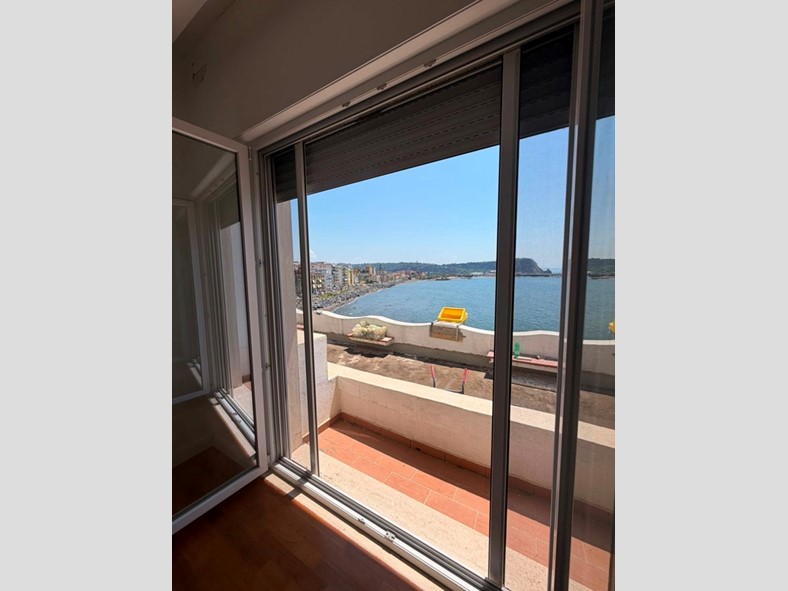 Trilocale in Affitto a Pozzuoli, 3'000&euro;, 100 m², arredato