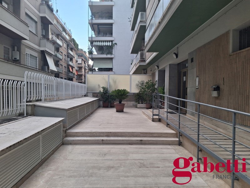 Trilocale in Vendita a Roma, 415'000&euro;, 67 m²