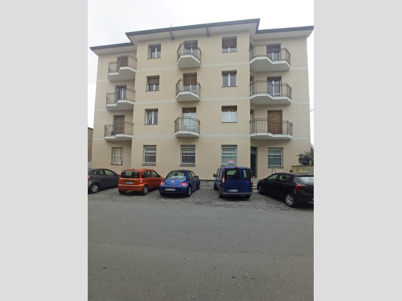 Trilocale in Vendita a Sizzano, 110'000&euro;, 100 m², con Box