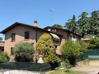 Quadrilocale in Vendita a Valsamoggia, zona Fagnano, 139'000&euro;, 75 m², con Box
