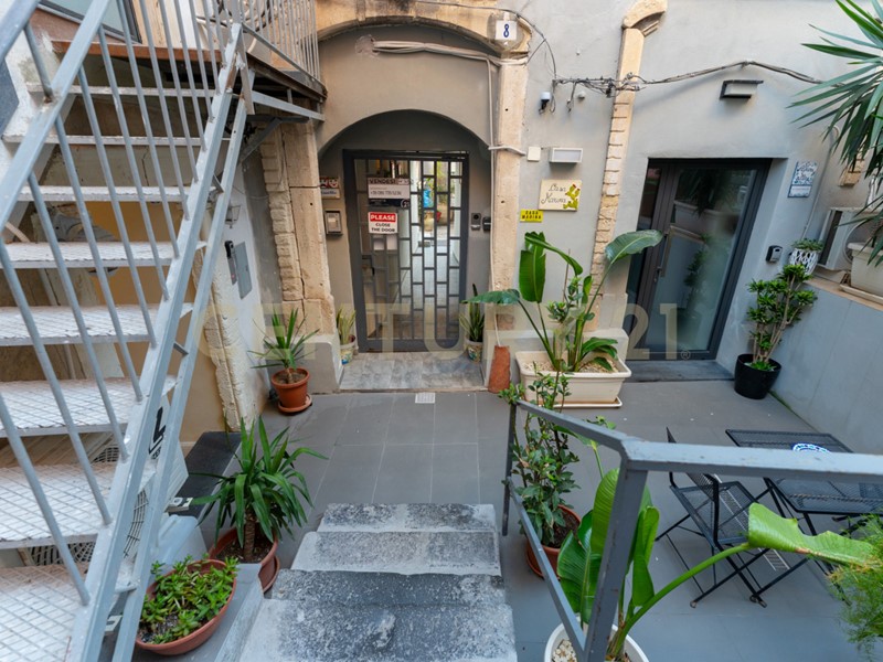 Appartamento in Vendita a Catania, 140'000&euro;, 200 m²