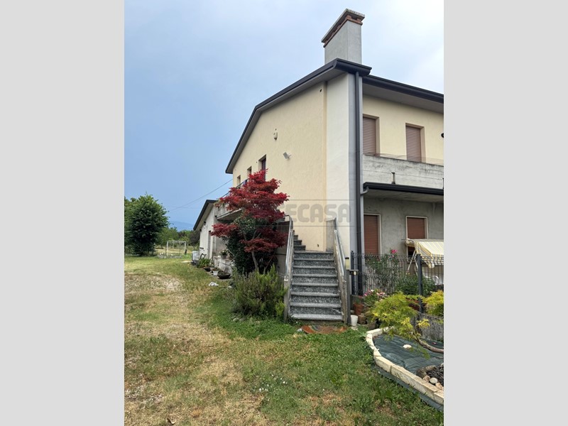 Appartamento in Vendita a Sandrigo, 220'000&euro;, 165 m², con Box