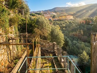 Appartamento in Vendita a Sarzana, zona Falcinello, 64'000&euro;, 130 m²