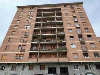 Appartamento in Vendita a Torino, 102'000&euro;, 83 m²