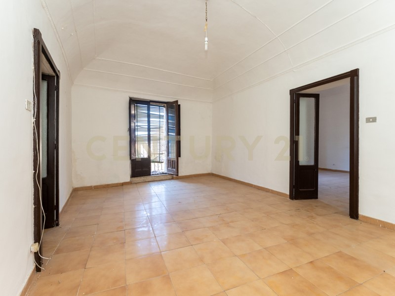 Quadrilocale in Vendita a Caltagirone, 45'000&euro;, 90 m²