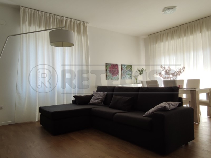 Appartamento in Affitto a Vicenza, 1'500&euro;, 140 m², arredato, con Box