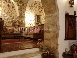 Appartamento in Vendita a Arezzo, 1'850'000&euro;, 434 m², arredato