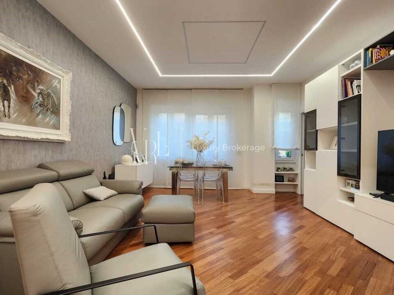 Appartamento in Affitto a Roma, 7'000&euro;, 152 m²