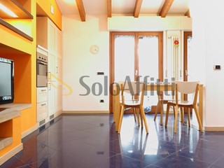 Trilocale in Affitto a Limbiate, zona Villaggio Giovi, 691&euro;, 67 m², arredato