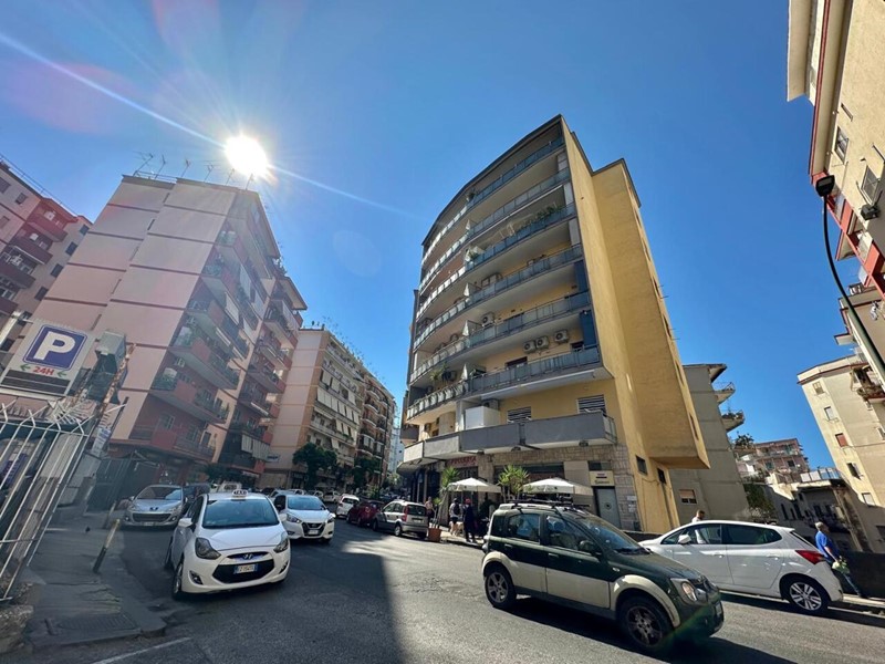 Trilocale in Vendita a Napoli, zona Vomero, 390'000&euro;, 90 m²