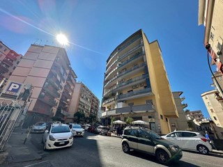 Trilocale in Vendita a Napoli, zona Vomero, 390'000&euro;, 90 m²