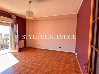Quadrilocale in Vendita a Siracusa, zona Santa Panagia, 108'000&euro;, 129 m²