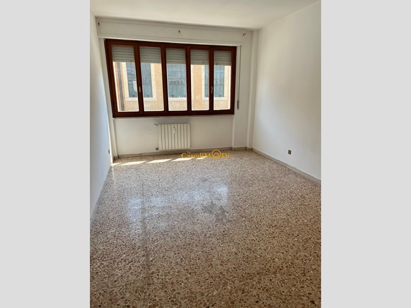 Appartamento in Affitto a Livorno, 620&euro;, 90 m²