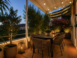 Attico in Vendita a Carrara, 155'000&euro;, 81 m², arredato