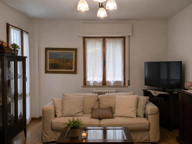 Appartamento in Vendita a Sinalunga, 138'000&euro;, 120 m², con Box