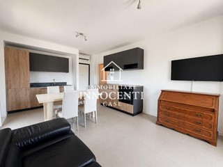 Quadrilocale in Vendita a Massa, zona Ronchi, 340'000&euro;, 107 m², arredato