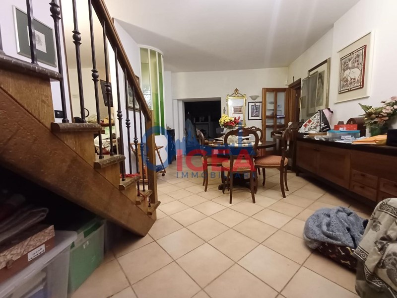 Appartamento in Vendita a Siena, 320'000&euro;, 180 m², arredato, con Box