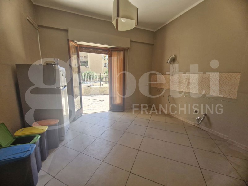 Quadrilocale in Vendita a Palermo, 290'000&euro;, 105 m²
