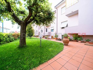 Quadrilocale in Vendita a Rosignano Marittimo, 178'000&euro;, 80 m², con Box