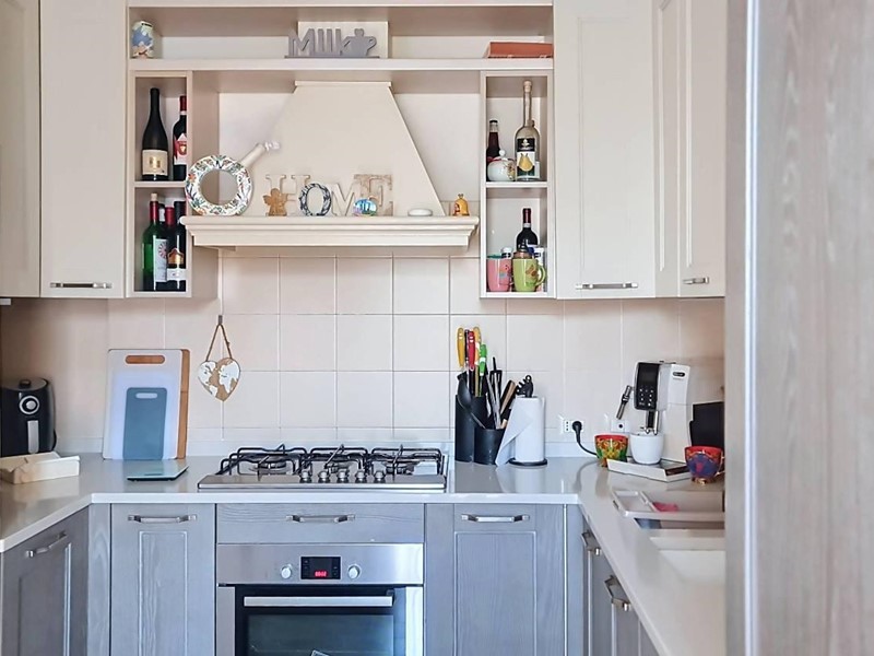 Trilocale in Vendita a Lainate, 210'000&euro;, 80 m², arredato