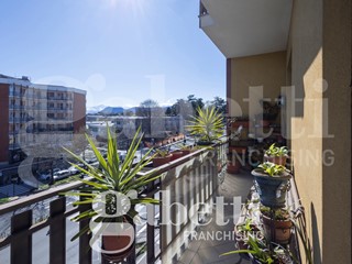 Quadrilocale in Vendita a Rivoli, 180'000&euro;, 102 m², con Box