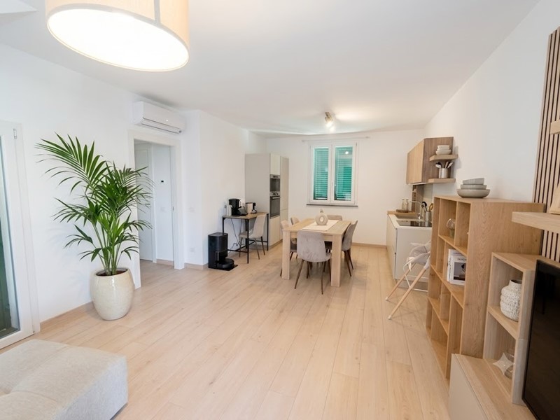 Appartamento in Vendita a Santo Stefano di Magra, 325'000&euro;, 134 m², arredato