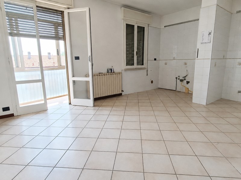 Appartamento in Vendita a Fratta Polesine, zona CENTRO, 60'000&euro;, 104 m², con Box