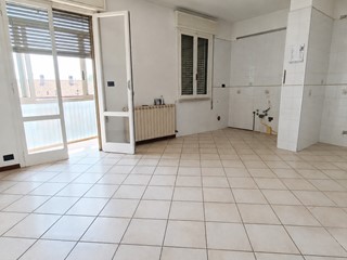 Appartamento in Vendita a Fratta Polesine, zona CENTRO, 60'000&euro;, 104 m², con Box