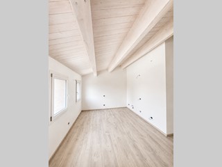 Trilocale in Vendita a Veronella, zona Veronella Bassa, 185'000&euro;, 85 m²