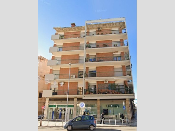 Attico in Vendita a Casamassima, zona centro, 285'000&euro;, 235 m²