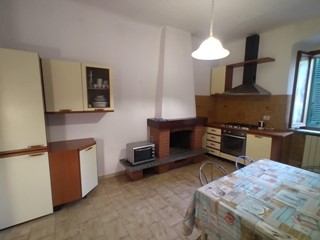 Quadrilocale in Affitto a Carrara, 850&euro;, 80 m², arredato