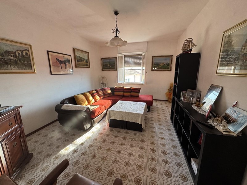 Appartamento in Vendita a Collesalvetti, 149'000&euro;, 120 m²