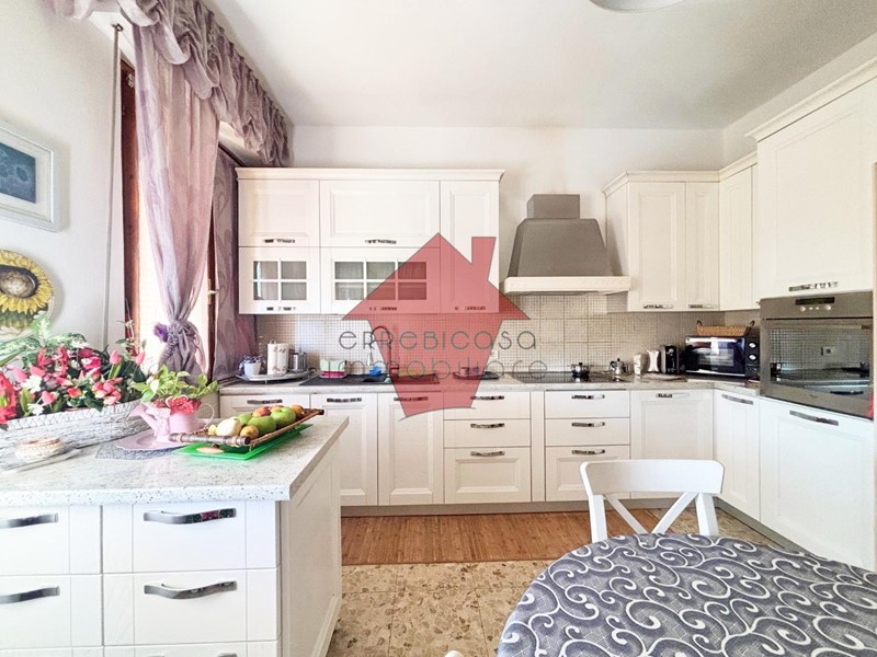 Appartamento in Vendita a Empoli, 220'000&euro;, 120 m², con Box