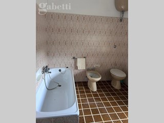 Quadrilocale in Vendita a Arcevia, 25'000&euro;, 70 m²