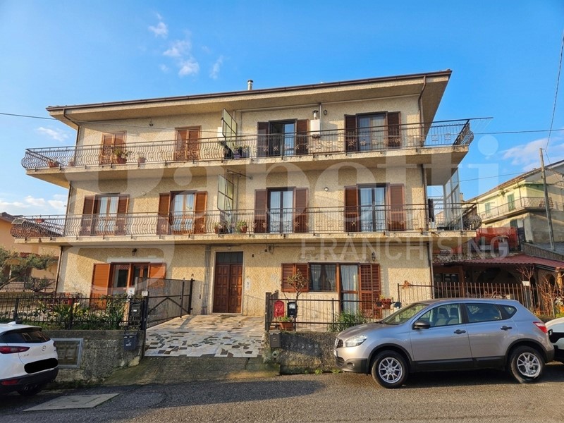 Quadrilocale in Vendita a Marano Marchesato, 65'000&euro;, 100 m²