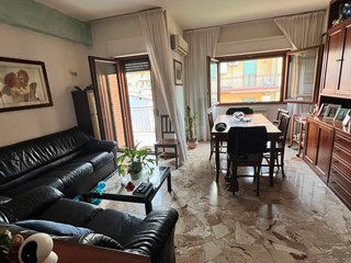 Quadrilocale in Vendita a Civita Castellana, 95'000&euro;, 80 m², con Box